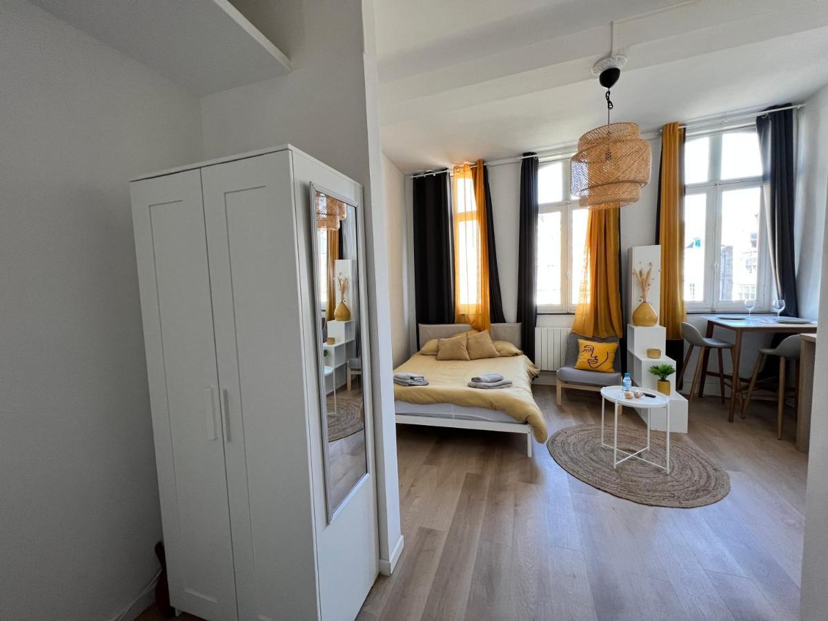 *Lasuite #2 Yellow* Valenciennes Bagian luar foto